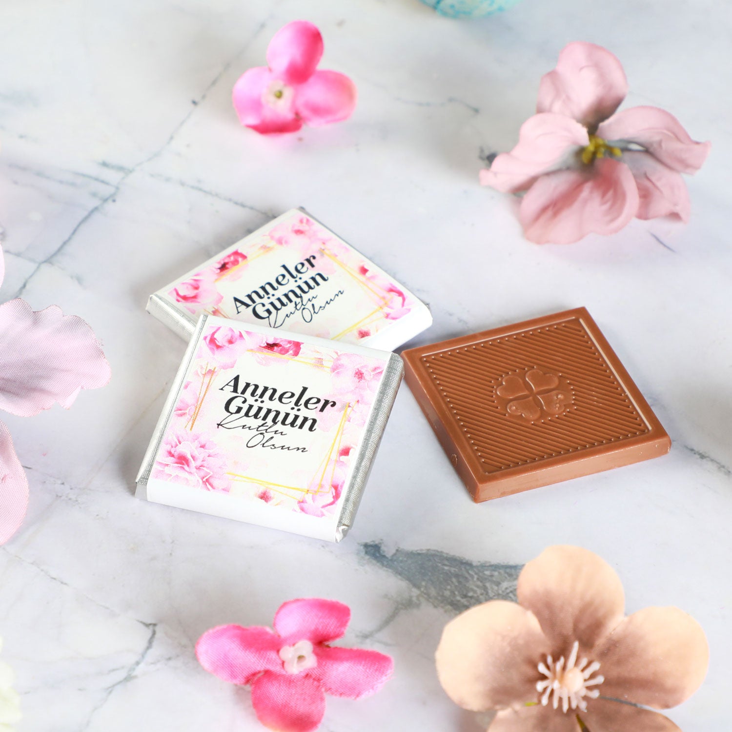 Mother's Day Gift Set 16 Piece Madlen Chocolates - Model 1