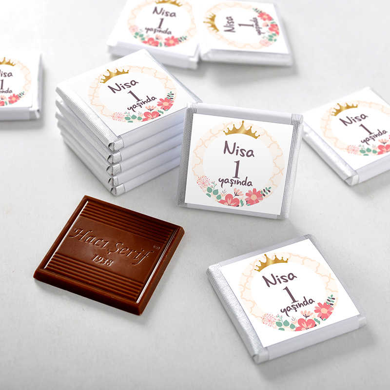 1 Year Girl Baby Chocolate 32 Pieces Personalized Madlen Chocolate Box