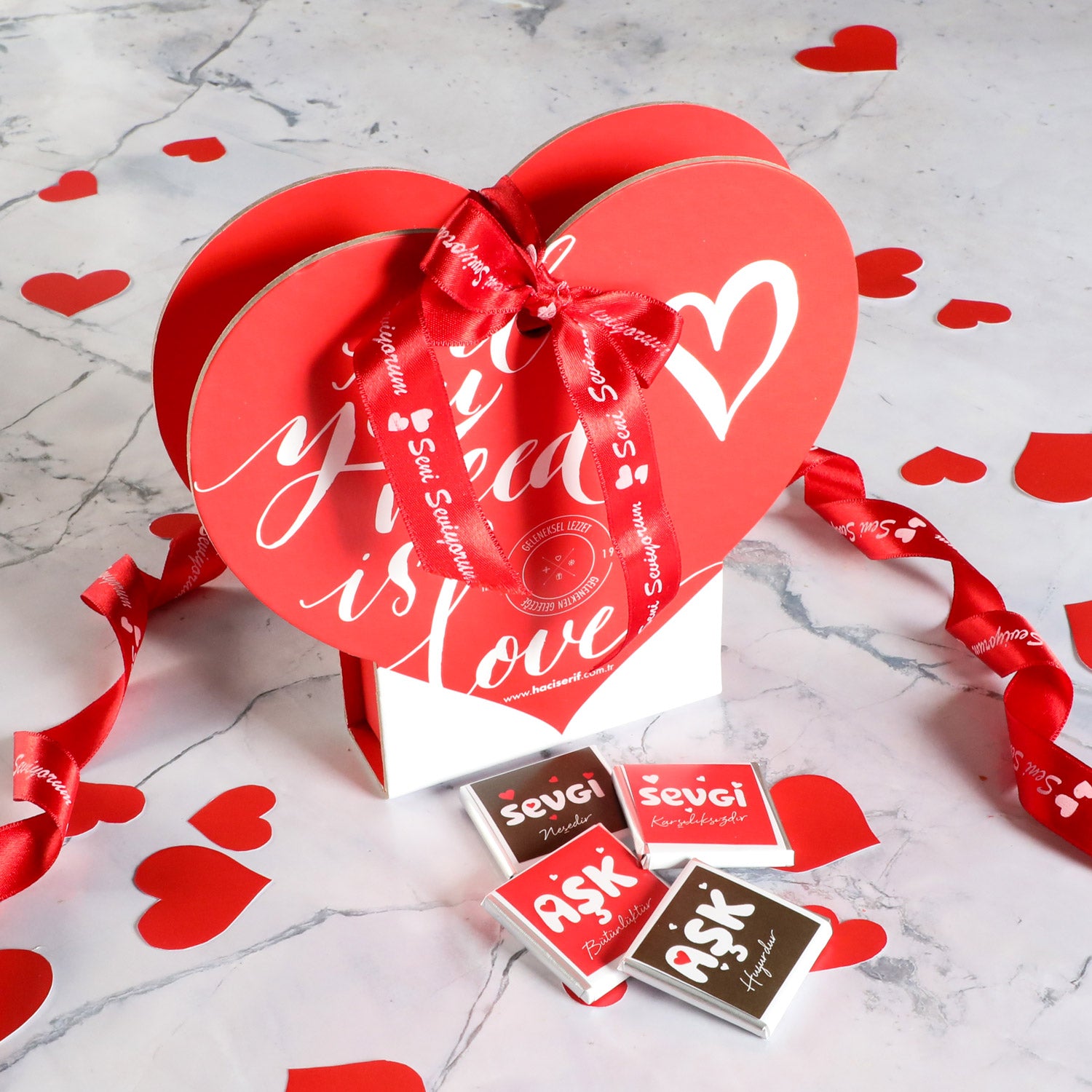 Love Gift: 24 Chocolate Heart Box