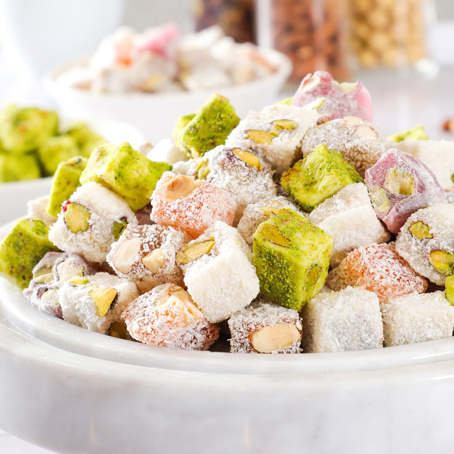 شعار الشركة هدية العيد حلقوم تركي محمص مرتين (علبة معدنية دائرية) 300 جرام