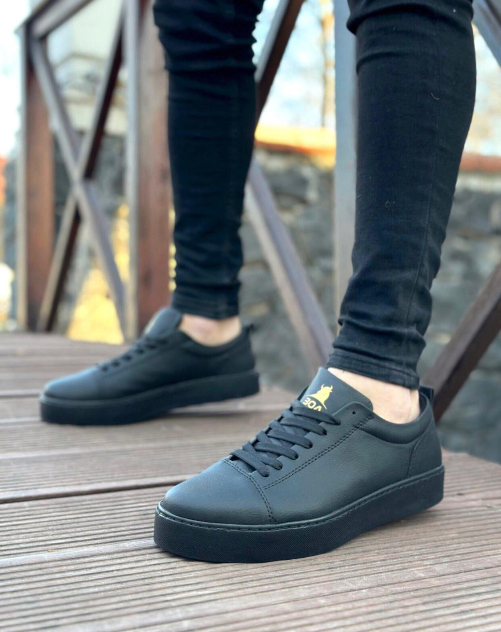 Classic Black Leather Lace-Up Men's Sneakers BA0104