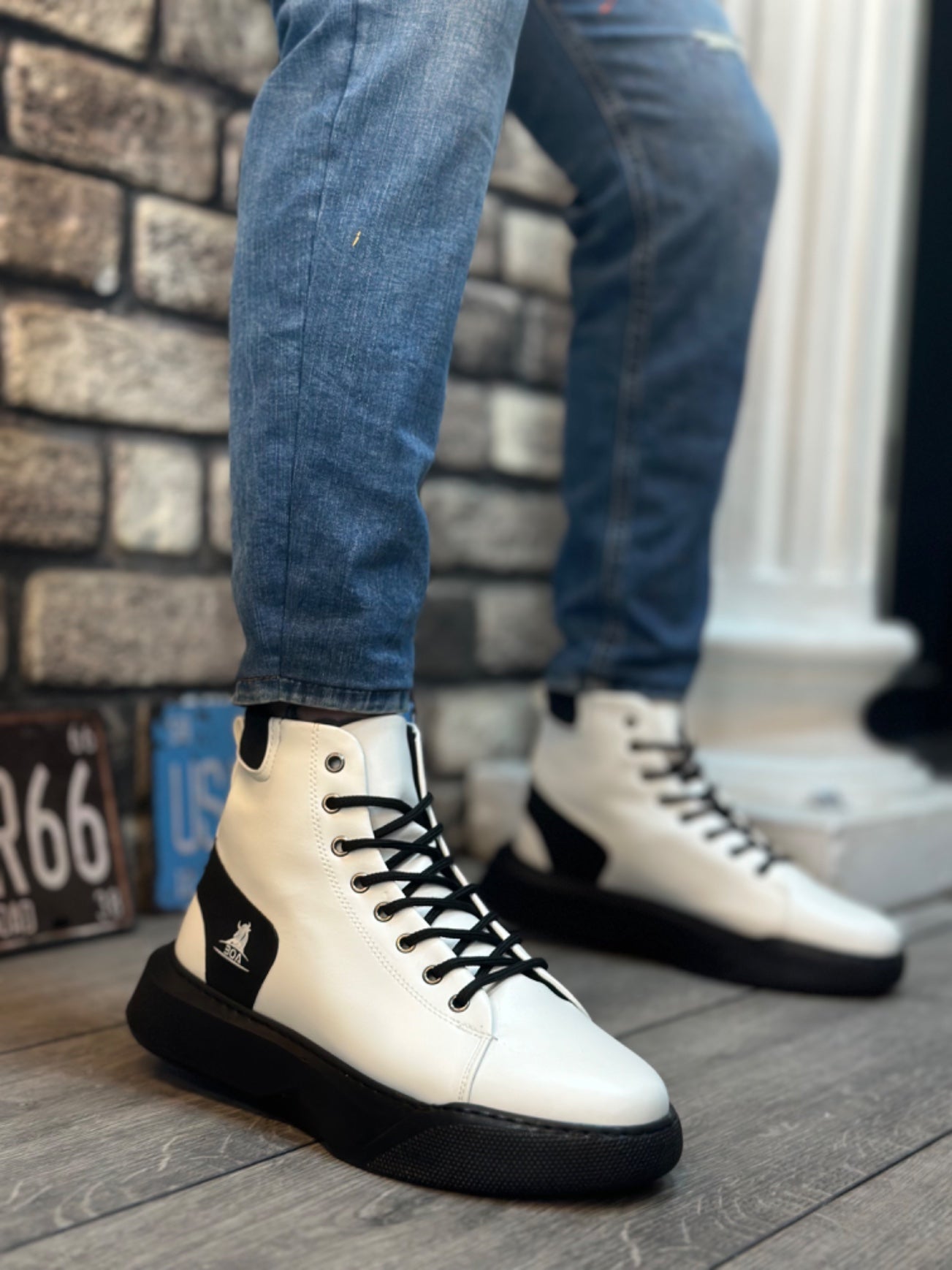 High Top Men's White Black Sole Lace-Up Sport Boots