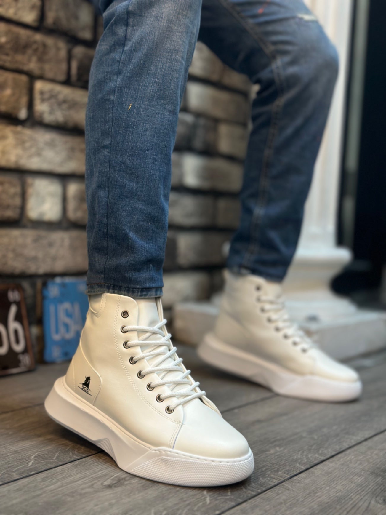 BA0155 Men's High Top White Sneaker with Laces