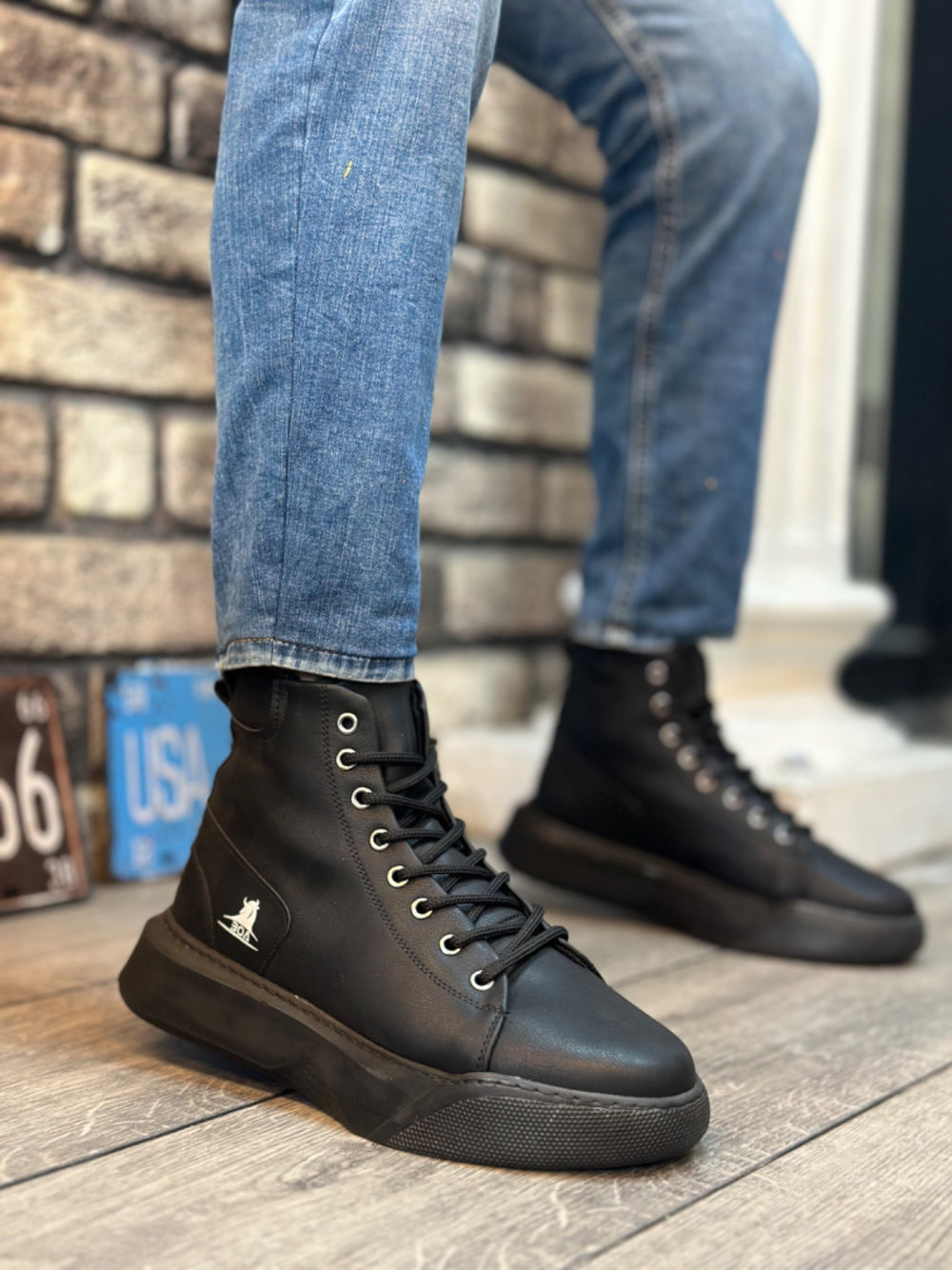 BA0155 Men's High Top Black Sneaker with Laces
