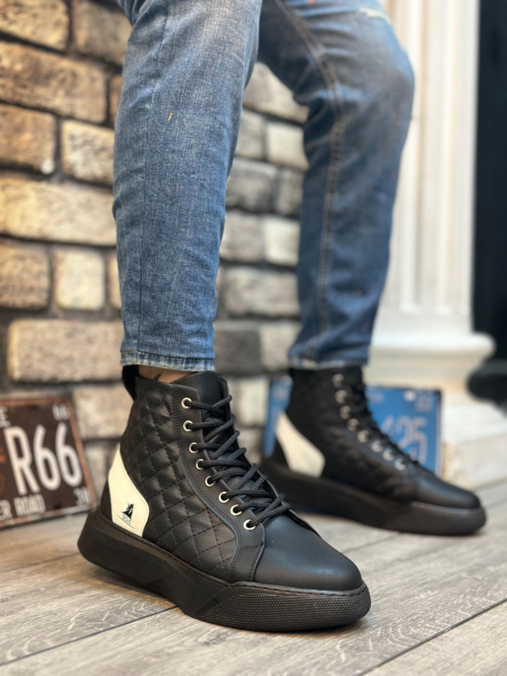 Lace-Up Men's High-Top Black White Sporty Sneaker Boots
