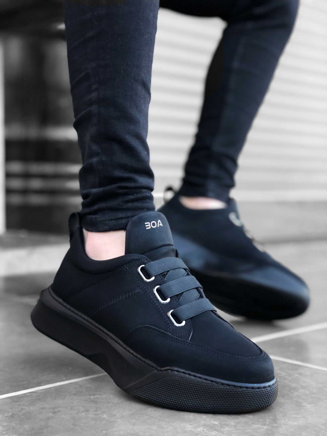 BA0160 Men's High Top Black Athletic Shoes with Stripes