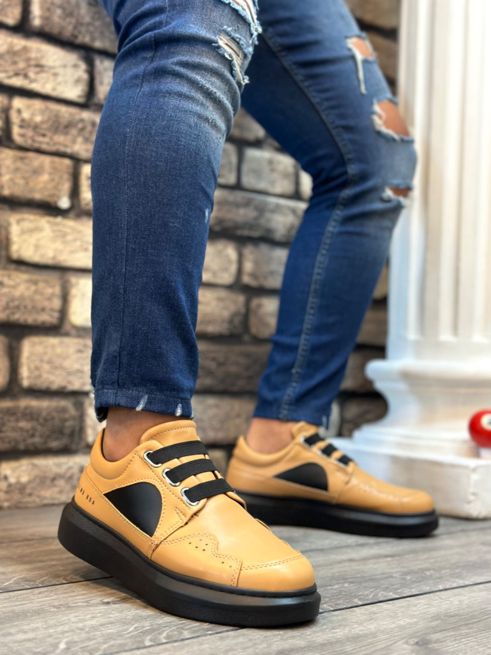 Casual Caramel Men's Shoes with Thick Sole and Laceless Style