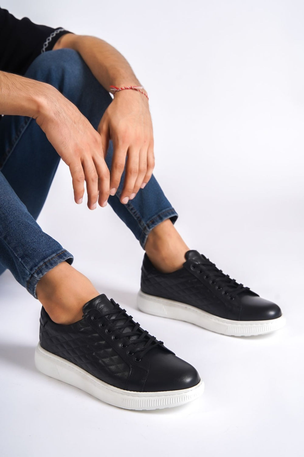 Classic Black Men's Leather Lace-Up Shoes with Quilted Pattern