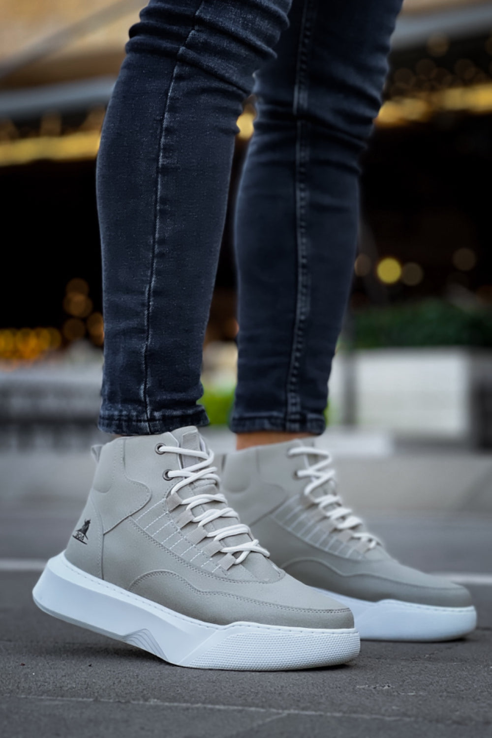 High Top Gray Sole Lace-Up Men's Sports Boots