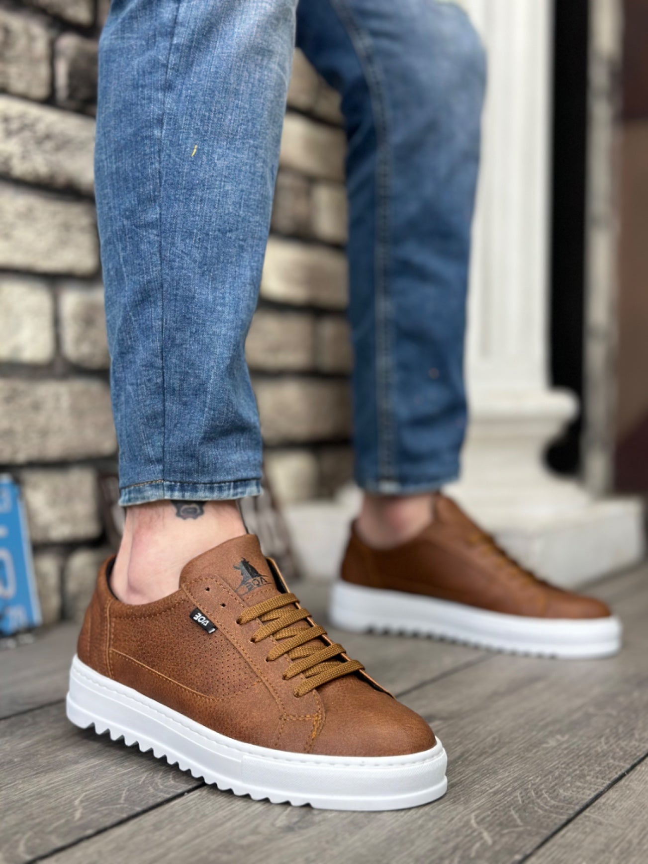 Thick Ribbed High Sole Lace-Up Men's Sneakers - Brown