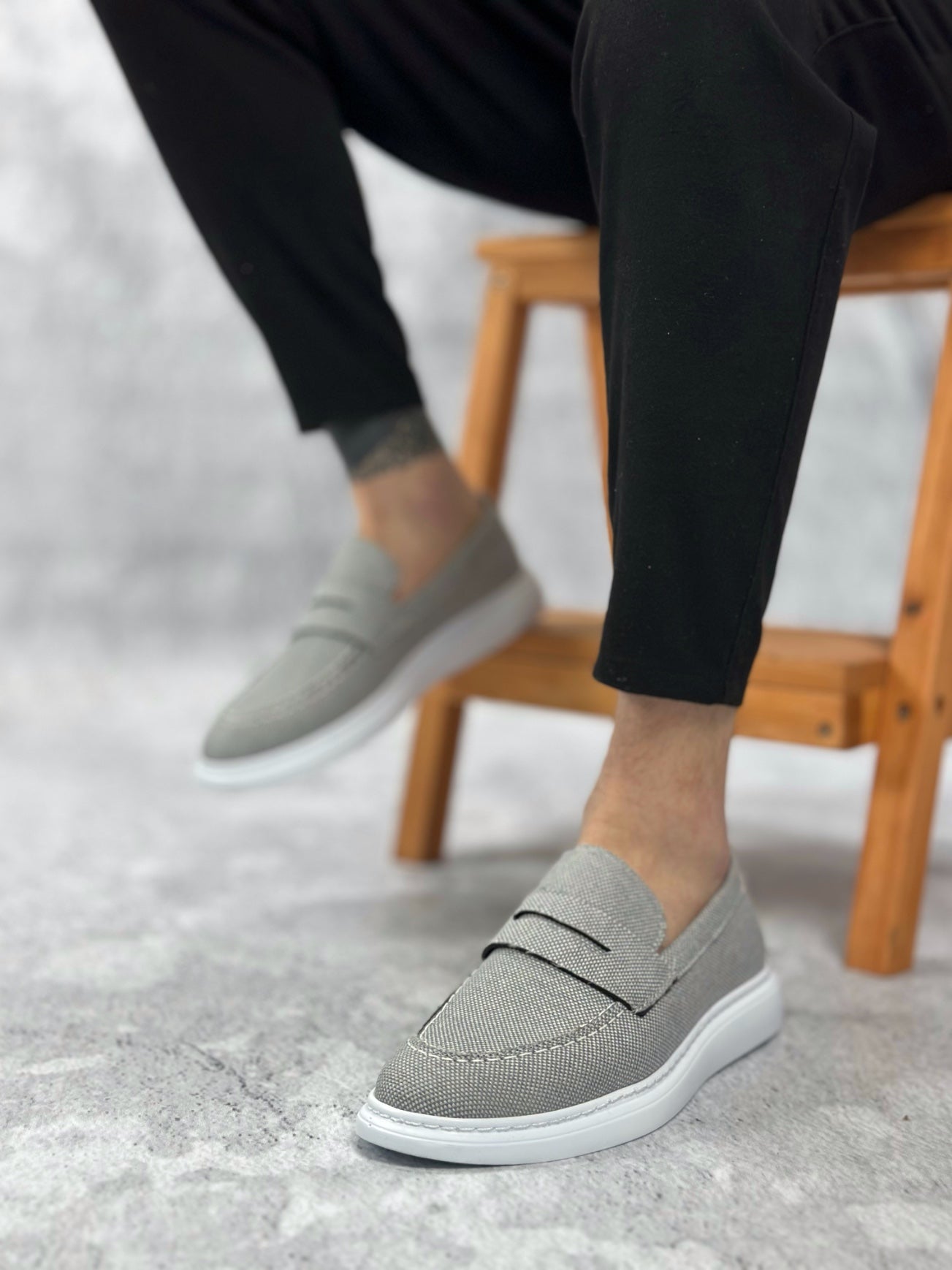حذاء رجالي كلاسيكي كتان بدون أربطة فحمي