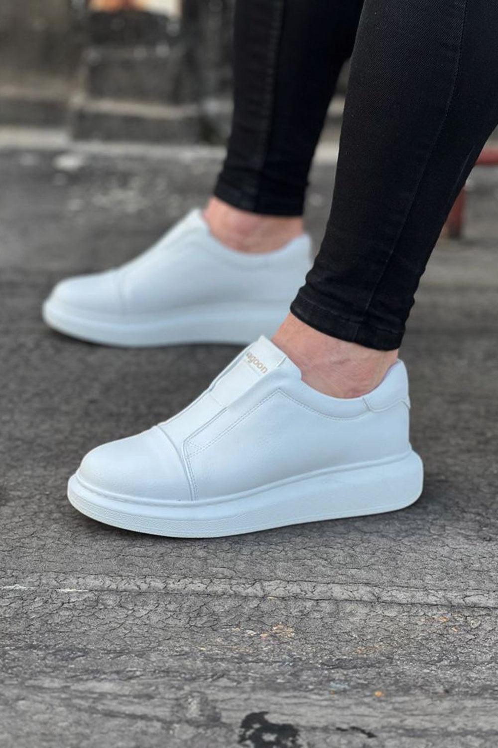 White Casual Men's Shoes by Wagoon WG023
