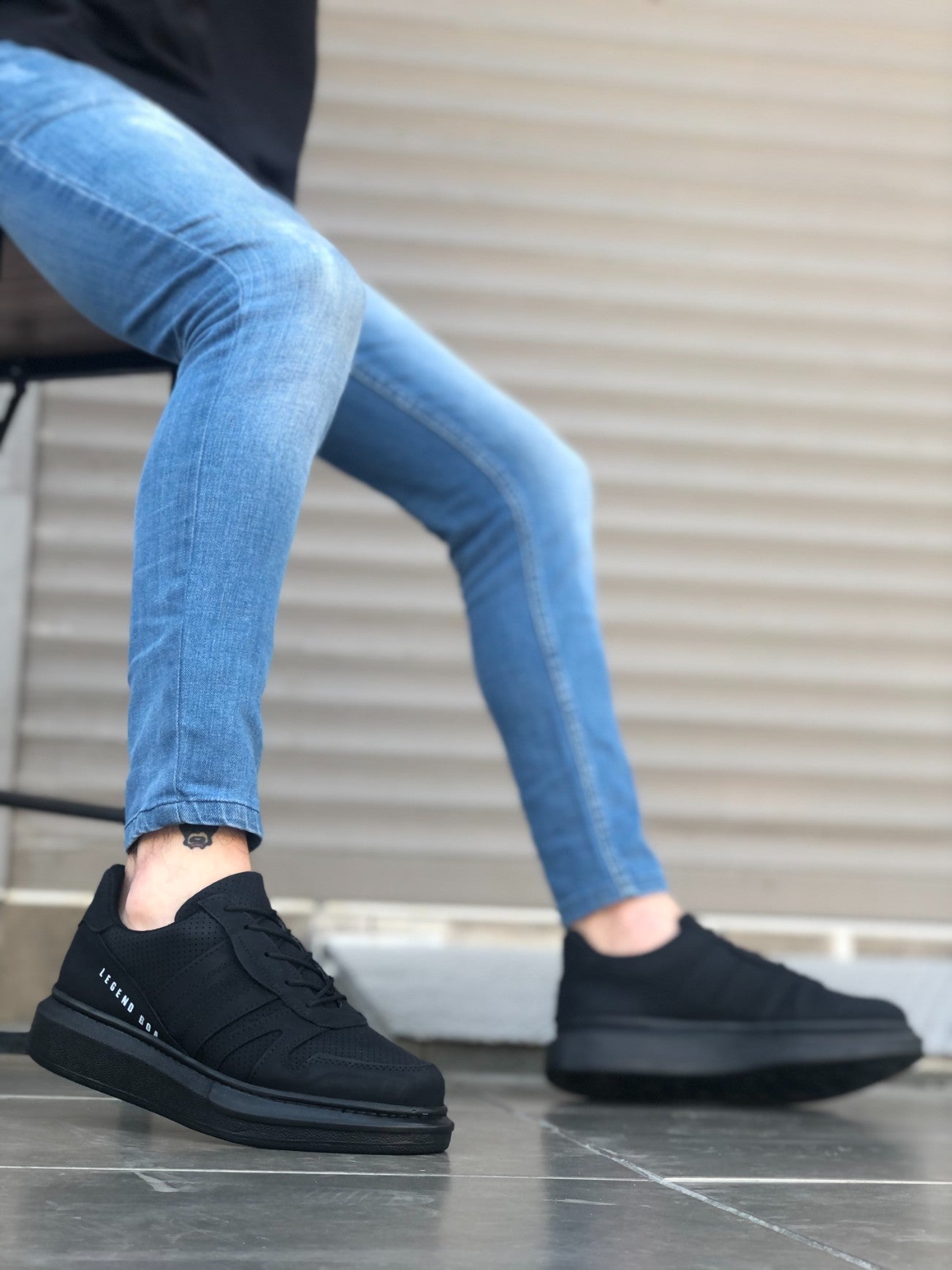 Thick Side-Patterned High Sole Black Lace-up Men's Sport Shoes