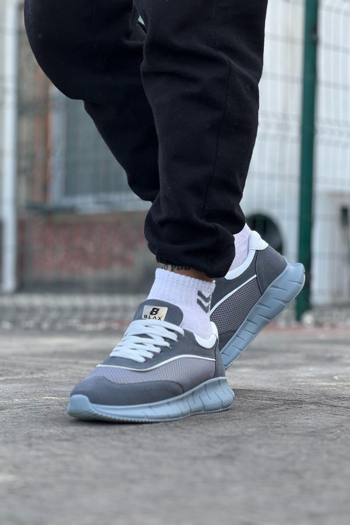 WG062 Men's Sport Shoes with Grippy Triko Design