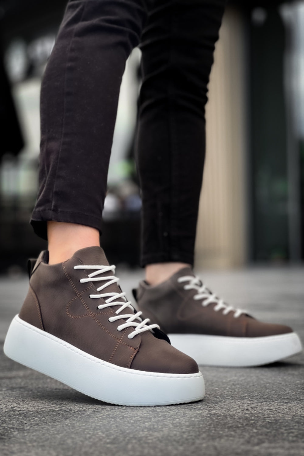 LE10 Lace-Up Men's High Top White Sole Brown Sneaker Boots