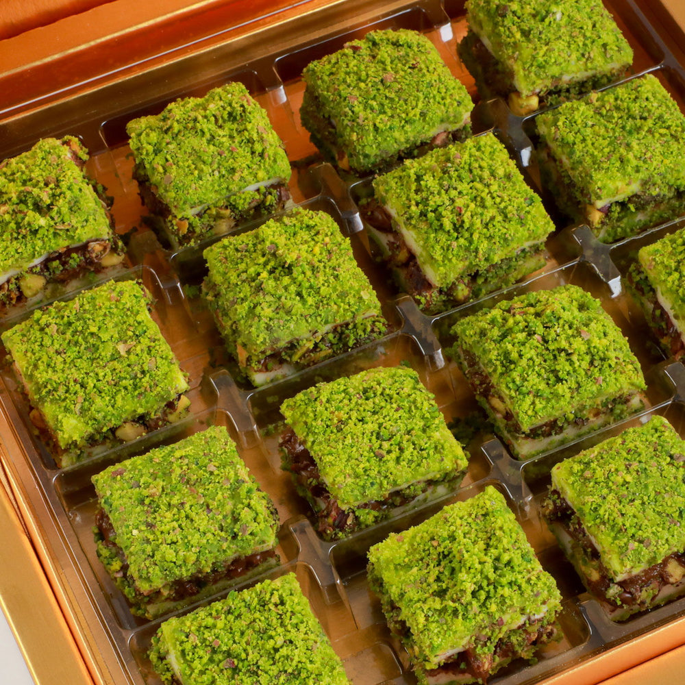 Antep Pistachio Chocolate Bohça Lokum (Metal Tin)