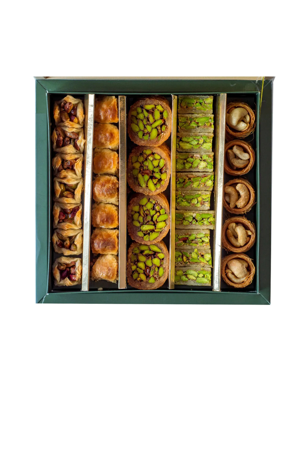 علبة حلويات مشكلة بالفستق والكنافة (400 جرام)