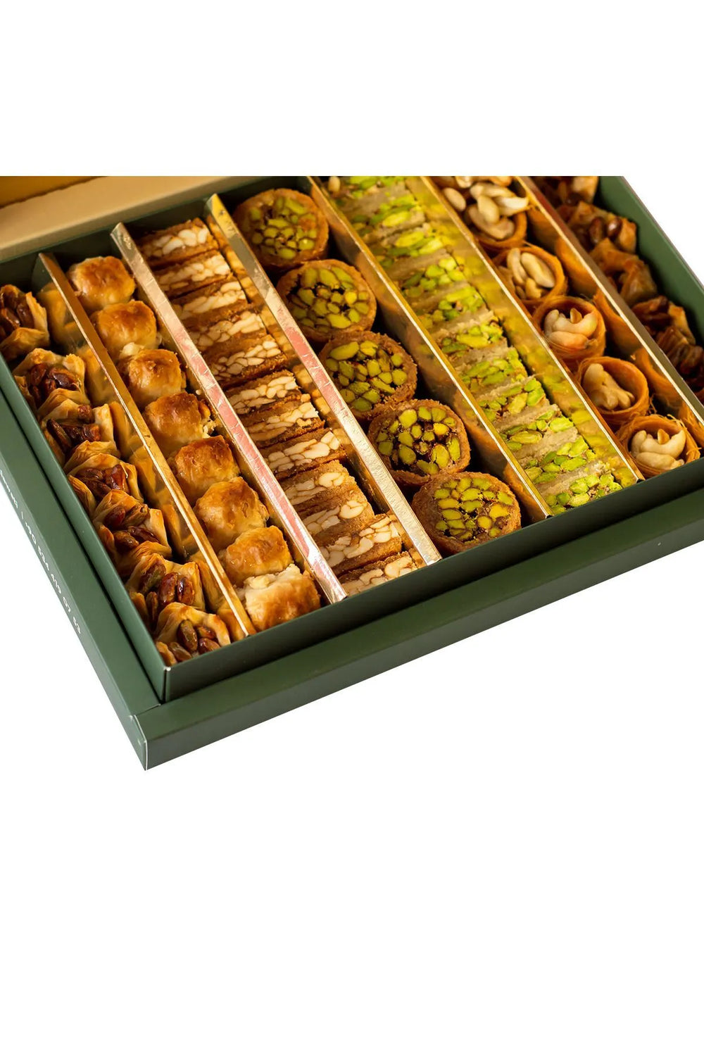 علبة حلى مشكل بالفستق والكاجو - 800 جرام