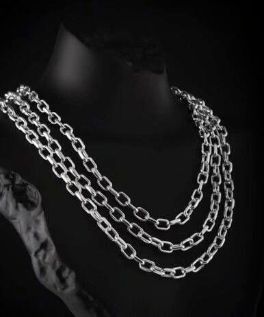 قلادة فضية بسلسلة مع وصلة فُرسة