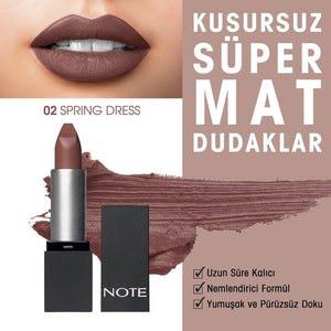 ملاحظة أحمر شفاه مطفأ يدوم طويلًا