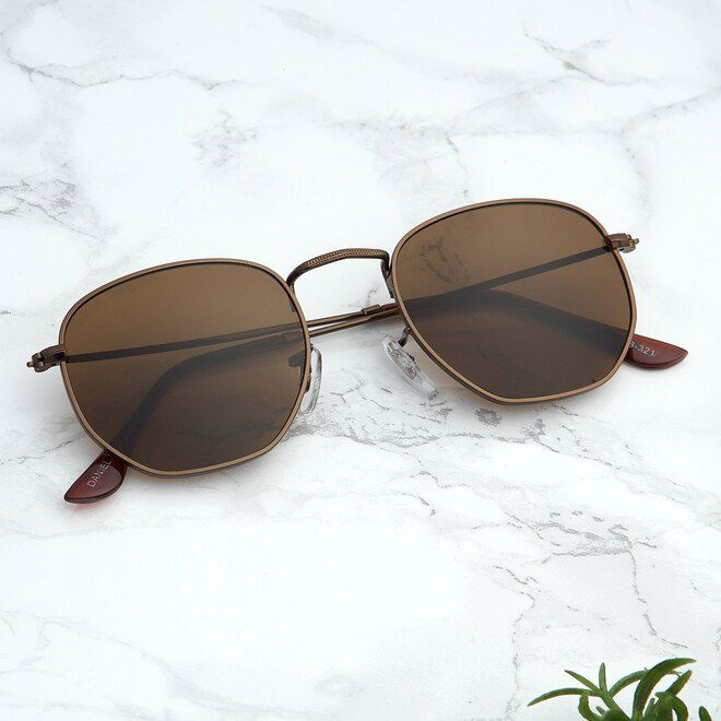 نظارات شمسية للجنسين