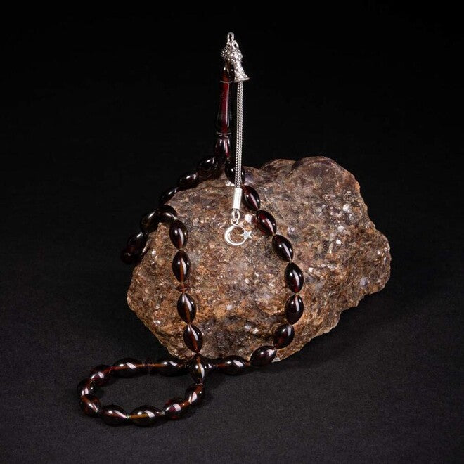 مسبحة كهرمان مضغوطة من الشعير متعددة الألوان (أسود، أحمر، أخضر)