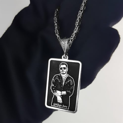 قلادة فضية مخصصة مع صورة ونقش الاسم – فضة إسترليني 925