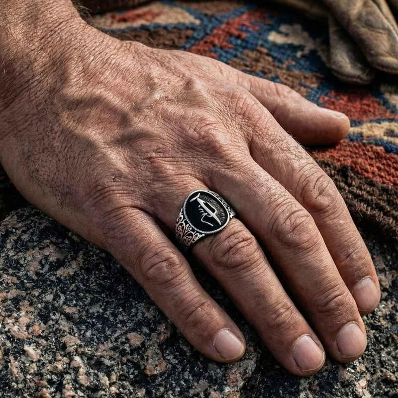 خاتم فضة بنقش حرف الألف العربي