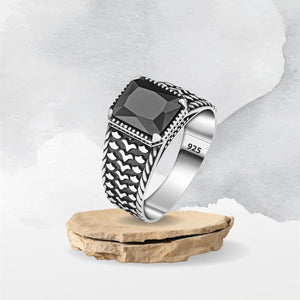Silver Ring with Rope Patterned Edges and Black Zircon Stones