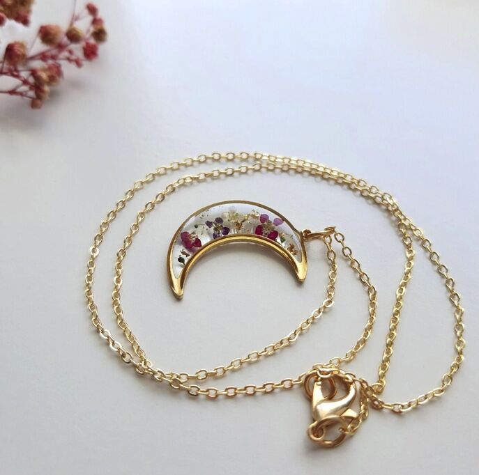 Crescent golden necklace with roses - 2