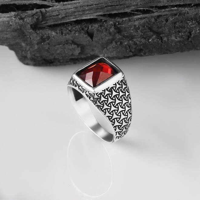 Distinctive men's silver ring with zircon stone - 4