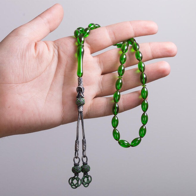 Green rosary made of pressed amber with a Qazzazia tassel - 2