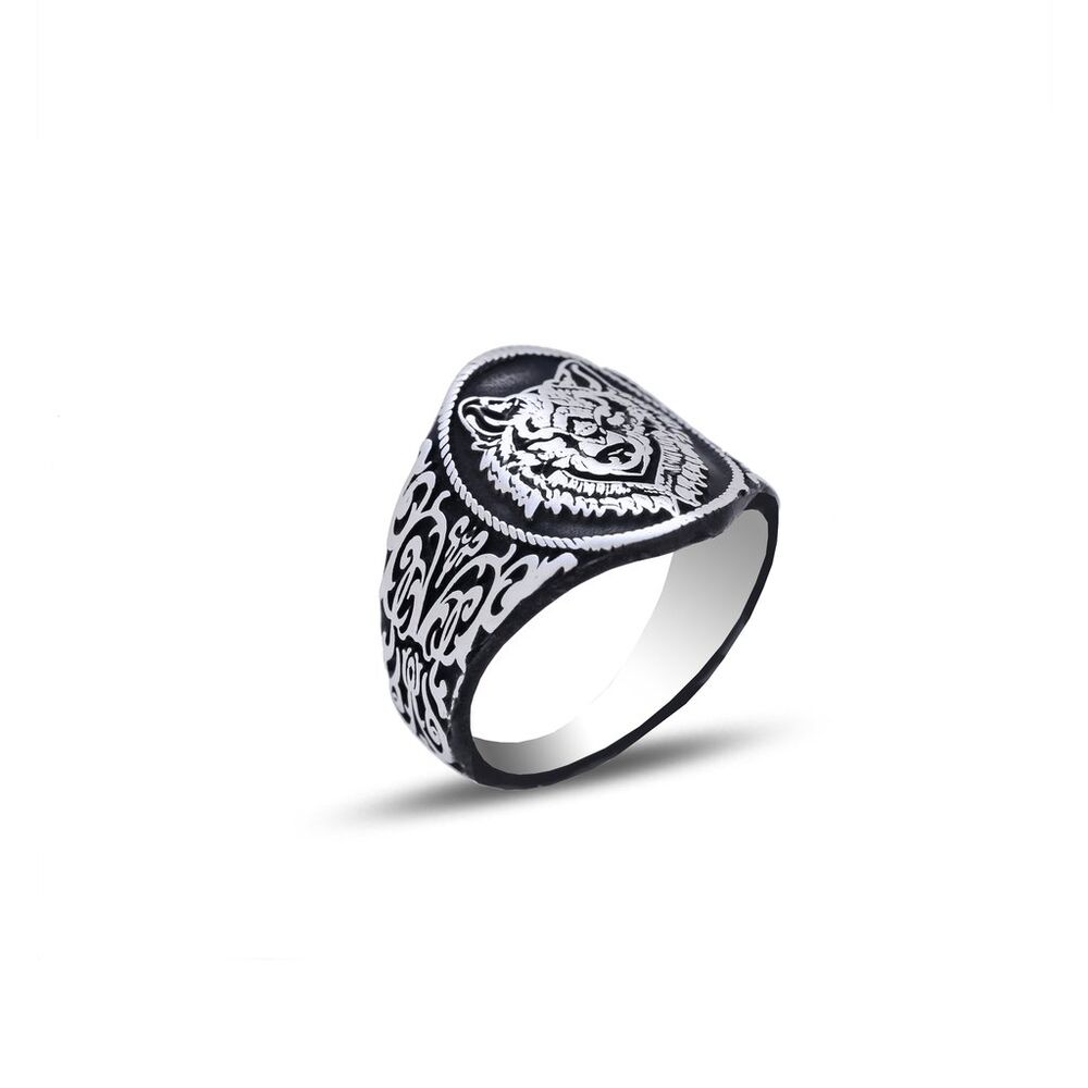 Men's silver ring engraved in the form of a gray wolf's head - 1