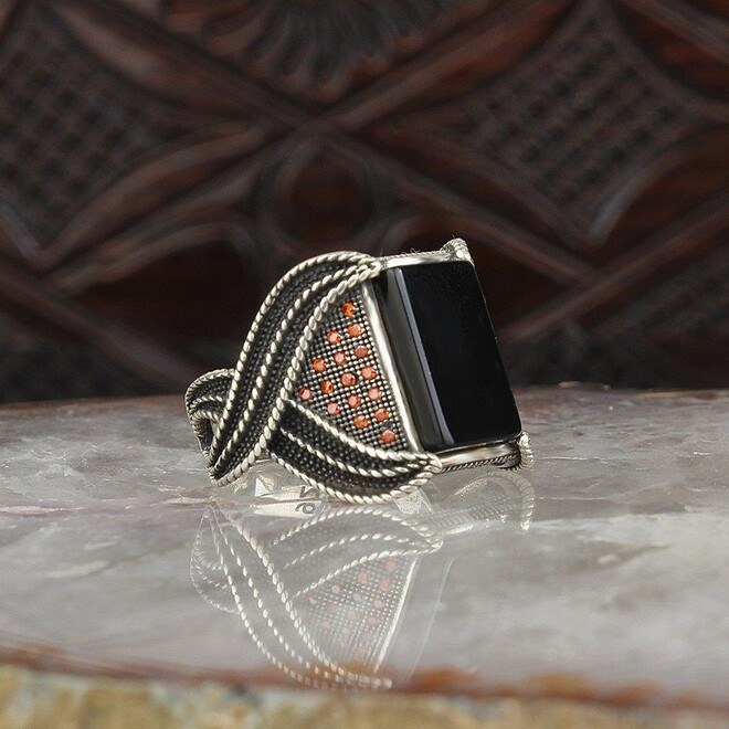 Men's silver ring with a distinctive design with onyx gemstone - 1