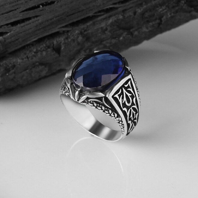 Men's silver ring with a distinctive engraving with zircon stone - 1