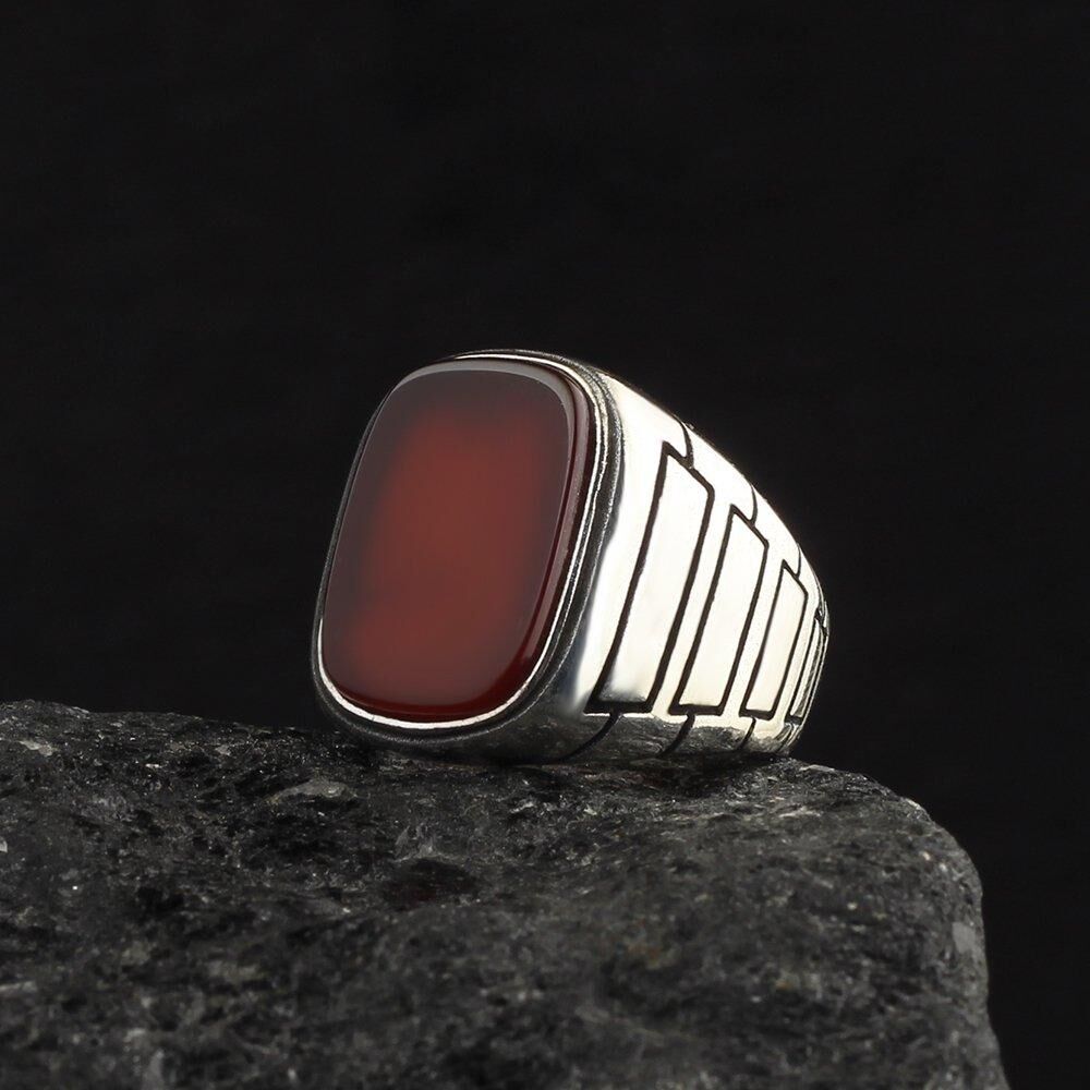 Men's silver ring with a simple agate stone - 6