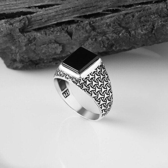 Men's silver ring with pure onyx stone - 1