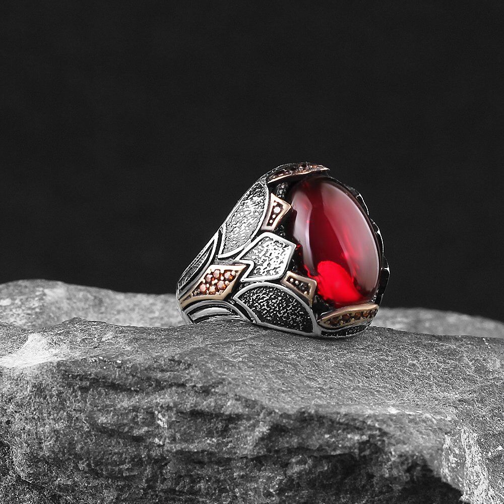 Mens silver ring with zircon stone with a unique luster design - 3