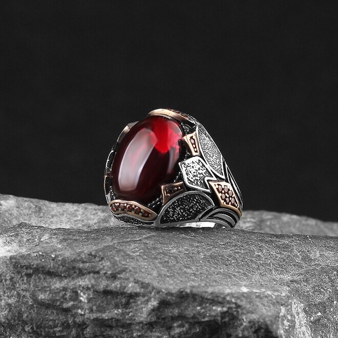 Mens silver ring with zircon stone with a unique luster design - 4