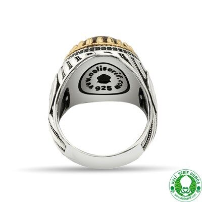 Men's sterling silver ring with a green emerald stone engraved on the edges of the ring (Death is enough for a preacher) in Arabic - 3