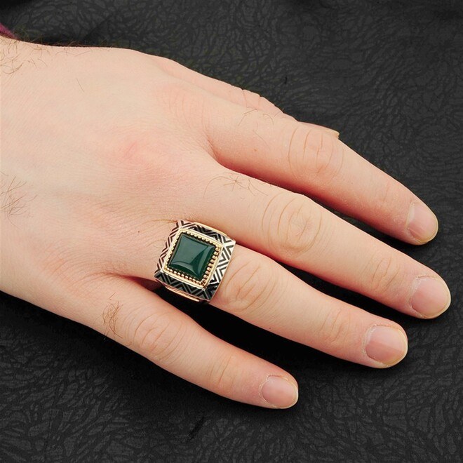 Men's sterling silver square-shaped ring covered with green agate - 3