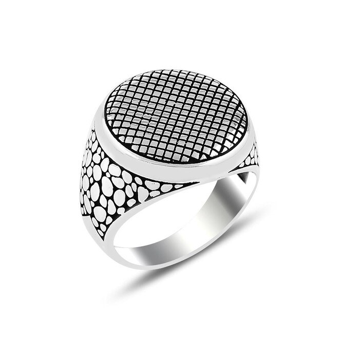 Silver ring decorated with square and circular engraving - 3