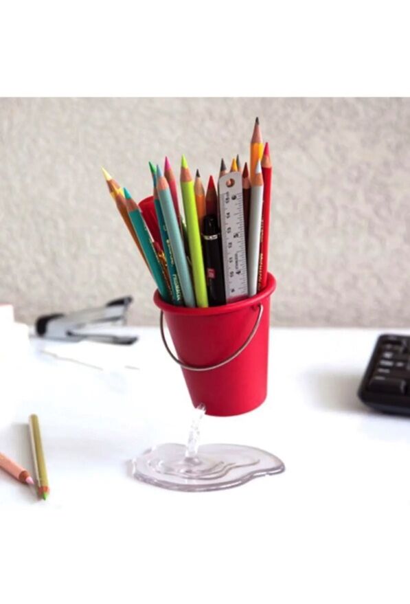 Spilled bucket design pen holder - 1