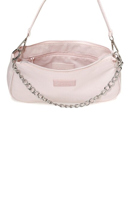 Women's shoulder bag decorated with a chain - 8